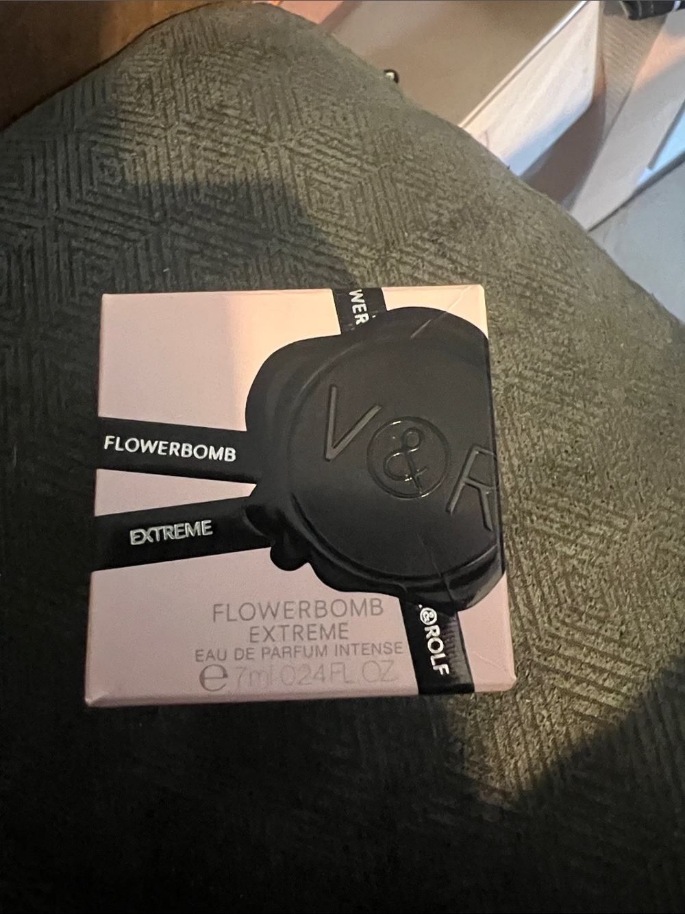 Viktor & Rolf Flowerbomb Extreme, new. 7ml